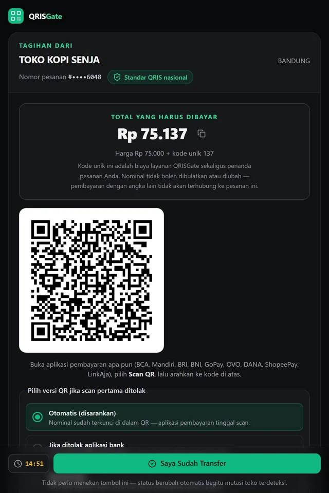 Halaman checkout QRIS yang dilihat pembeli: total nominal dengan kode unik, peringatan akun pengirim, dan kode QR untuk dipindai